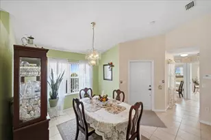 401 SW Lake Forest Way, Port Saint Lucie, FL 34986 - Photo 5