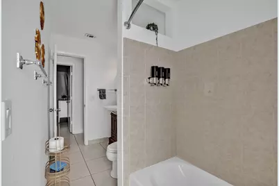 3672 NW 18th Avenue, Oakland Park, FL 33309 - Photo 29