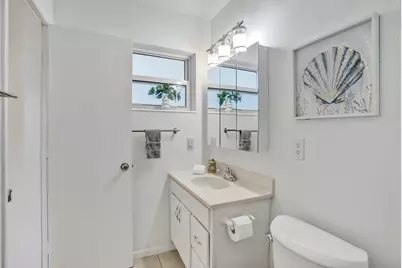 3672 NW 18th Avenue, Oakland Park, FL 33309 - Photo 9