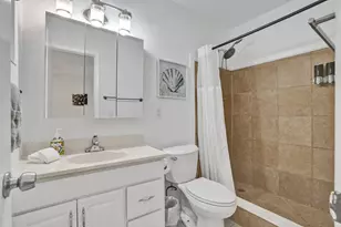 3672 NW 18th Ave, Oakland Park, FL 33309 - Photo 9