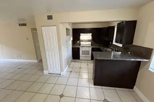 1370 NE 119th St, Miami, FL 33161 - Photo 9
