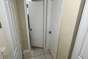 1370 NE 119th St, Miami, FL 33161 - Photo 25