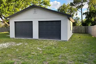 202 SW Crescent Ave, Port Saint Lucie, FL 34984 - Photo 29