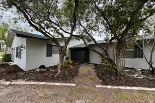 202 SW Crescent Ave, Port Saint Lucie, FL 34984 - Photo 25