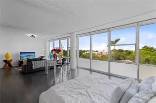 900 Bay Dr, Miami Beach, FL 33141 - Photo 1