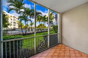 3500 Oaks Clubhouse Dr, Pompano Beach, FL 33069 - Photo 11
