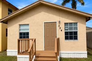 324 SW 8th St, Belle Glade, FL 33430 - Photo 1