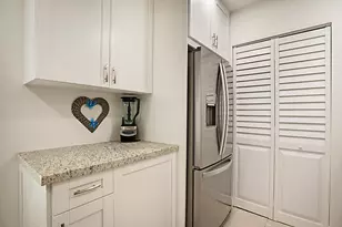 352 Covered Bridge Blvd, Greenacres, FL 33467 - Photo 7