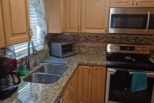 2998 E Sunrise Lakes Dr E, Sunrise, FL 33322 - Photo 5