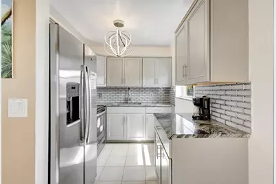 64 Coventry C, West Palm Beach, FL 33417 - Photo 7