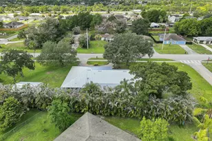 2381 SW Bayshore Blvd, Port Saint Lucie, FL 34984 - Photo 13