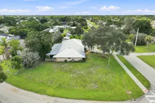 2381 SW Bayshore Blvd, Port Saint Lucie, FL 34984 - Photo 19