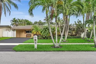 11 Forest Hills Ln, Boca Raton, FL 33431 - Photo 3