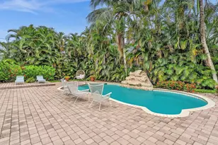 11 Forest Hills Ln, Boca Raton, FL 33431 - Photo 9