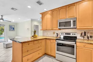 11 Forest Hills Ln, Boca Raton, FL 33431 - Photo 15