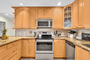 11 Forest Hills Ln, Boca Raton, FL 33431 - Photo 13