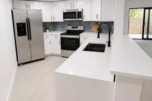 10229 NW 9th St Circle, Miami, FL 33172 - Photo 1