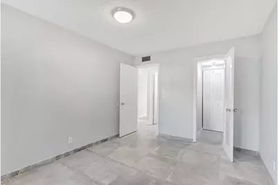 121 Bedford E, West Palm Beach, FL 33417 - Photo 15