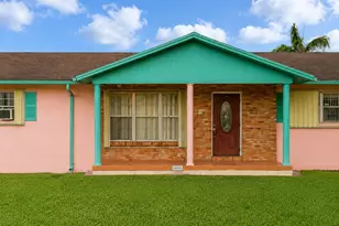 1025 SE 3rd St, Belle Glade, FL 33430 - Photo 1