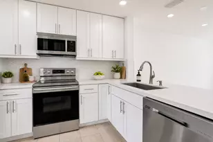 552 NW 208th Terrace, Pembroke Pines, FL 33029 - Photo 3
