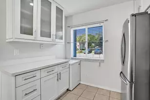 552 NW 208th Terrace, Pembroke Pines, FL 33029 - Photo 5