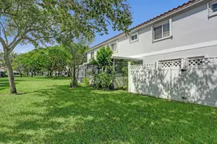 552 NW 208th Terrace, Pembroke Pines, FL 33029 - Photo 17