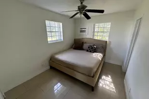 1042 Foster Rd, Hallandale Beach, FL 33009 - Photo 7