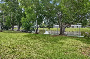 1252 Pine Sage Cir, West Palm Beach, FL 33409 - Photo 45