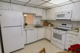 3661 Via Poinciana, Lake Worth, FL 33467 - Photo 5