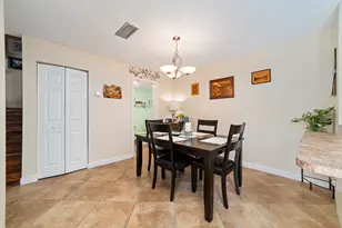 1704 Forest Lakes Cir, West Palm Beach, FL 33406 - Photo 11