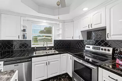 215 SW 8th Street, Boynton Beach, FL 33426 - Photo 13