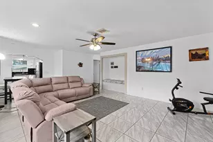 215 SW 8th St, Boynton Beach, FL 33426 - Photo 7