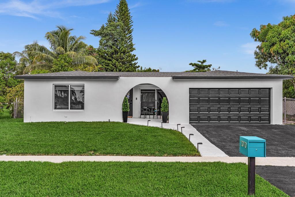 2070 NW 78th Ave - 2070 NW 78th Ave, Sunrise, FL 33322 Luxury Property | Jose Angel Pina