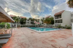 303 Racquet Club Rd, Weston, FL 33326 - Photo 9