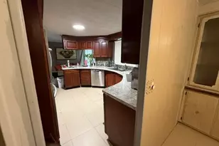 1817 Dolphin Pl, Deerfield Beach, FL 33442 - Photo 11