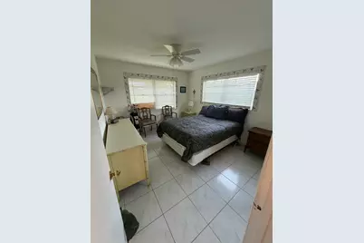 24 Easthampton A, West Palm Beach, FL 33417 - Photo 5