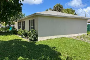 806 NW 1st St, Boynton Beach, FL 33435 - Photo 1