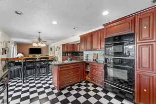 1726 Treehaven Ct, Wellington, FL 33414 - Photo 7