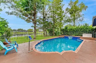 1726 Treehaven Ct, Wellington, FL 33414 - Photo 3