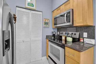 19271 Sabal Lake Drive, Boca Raton, FL 33434 - Photo 9