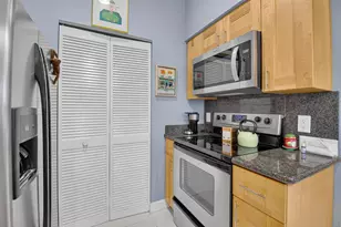 19271 Sabal Lake Dr, Boca Raton, FL 33434 - Photo 9