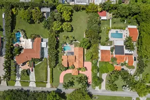 10010 NW 135th St, Hialeah Gardens, FL 33018 - Photo 5