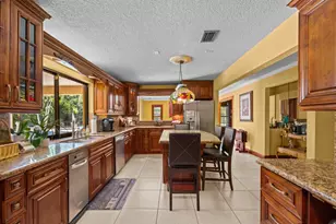 10010 NW 135th St, Hialeah Gardens, FL 33018 - Photo 11