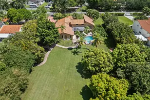 10010 NW 135th St, Hialeah Gardens, FL 33018 - Photo 3