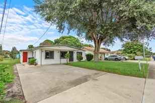 2008 Avenue N, Fort Pierce, FL 34950 - Photo 1