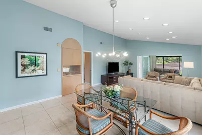27 Stratford Lane W #D, Boynton Beach, FL 33436 - Photo 3