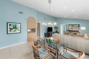 27 Stratford Ln W, Boynton Beach, FL 33436 - Photo 3
