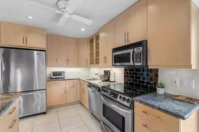 27 Stratford Lane W #D, Boynton Beach, FL 33436 - Photo 11