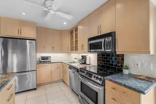 27 Stratford Ln W, Boynton Beach, FL 33436 - Photo 11