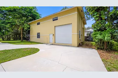 92 Squire Drive, Wellington, FL 33414 - Photo 9